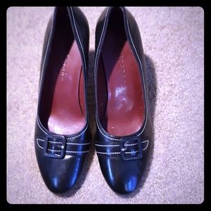 Apostrophe heels - black, round toe, 5.5 to 6M